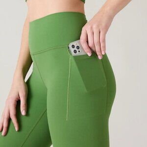 New with tags!  ATHLETA SALUTATION STASH HIGH RISE CAPRI SMALL GREEN